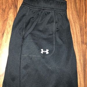 Black women’s Under Armour joggers